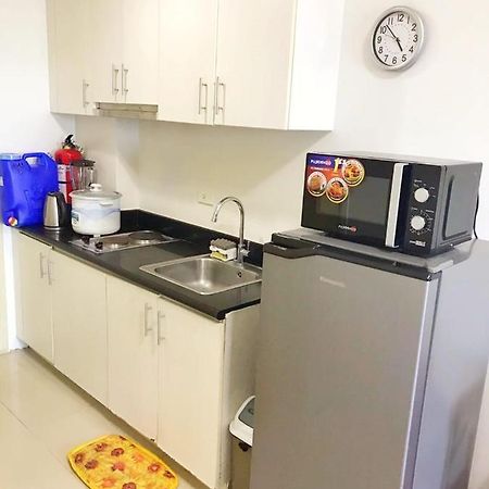 D&G Affordable Staycation Airbnb Ph Макати Экстерьер фото
