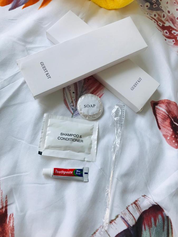 D&G Affordable Staycation Airbnb Ph Макати Экстерьер фото
