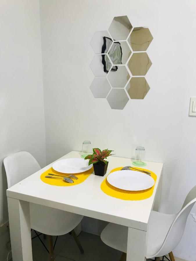 D&G Affordable Staycation Airbnb Ph Макати Экстерьер фото